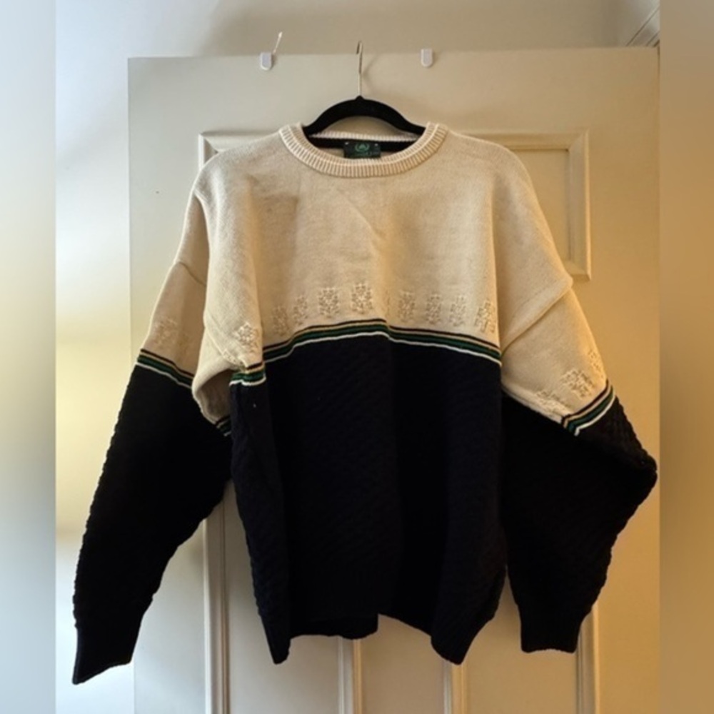 Emerald Isle Sweater Size XXL-Navy and Cream color